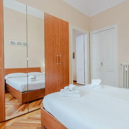 Apartment Guesthost - Elegant In S Quadrilatero