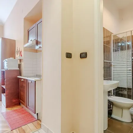 Guesthost - Elegant In S Quadrilatero Lejlighed