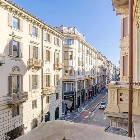 Guesthost - Elegant In S Quadrilatero Lejlighed *