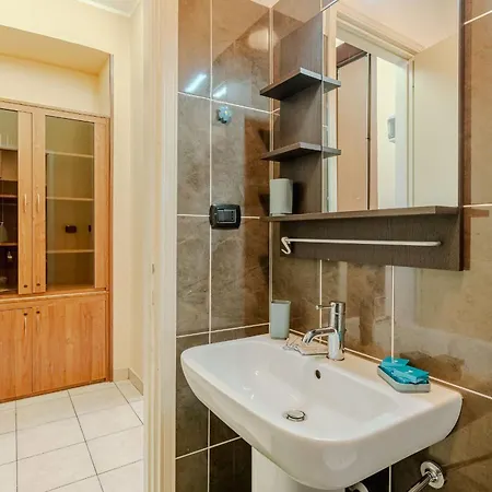 Guesthost - Elegant In S Quadrilatero